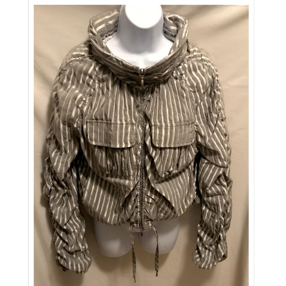 Giorgio Armani Jackets & Blazers - Vintage Sz 4 Giorgio Armani Oversized Crop Jacket